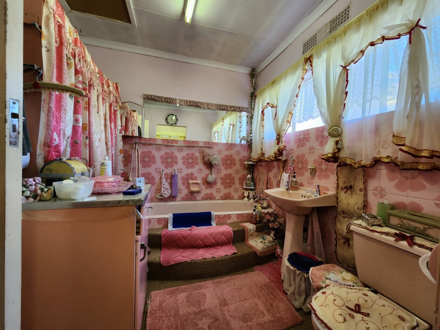 5 Bedroom Property for Sale in Sasolburg Ext 5 Free State